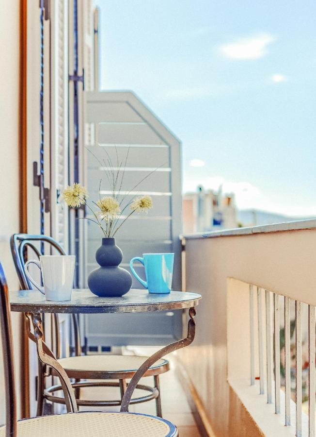 Suitas Athen Exterior foto